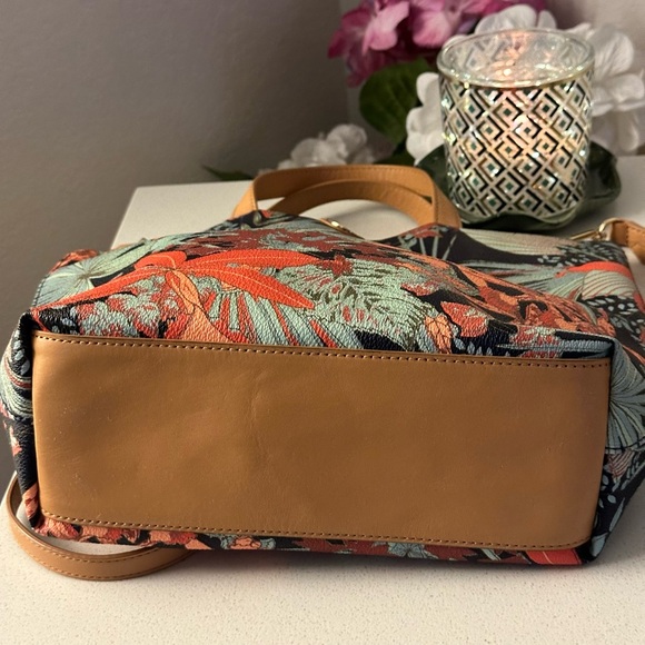 Tory floral crossbody in excellent condition - Picture 6 of 8